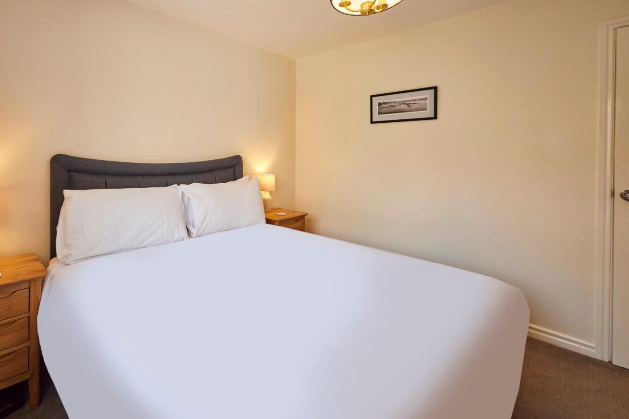 Host & - Pearl Street Saltburn-by-the-Sea
